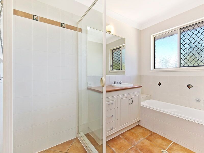 7 Hamersley Place, Parkinson QLD 4115