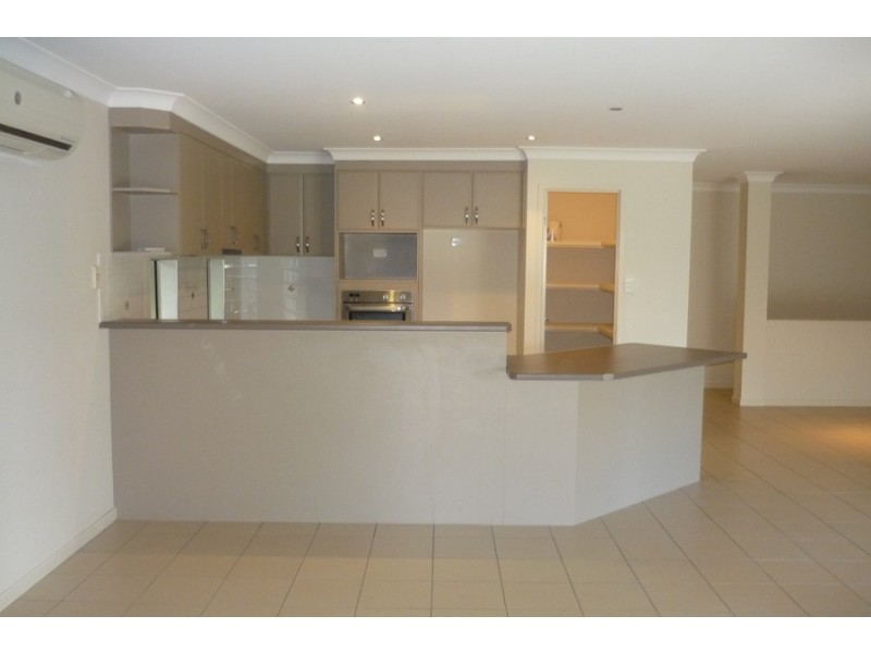 12 Lomond Place, Parkinson QLD 4115