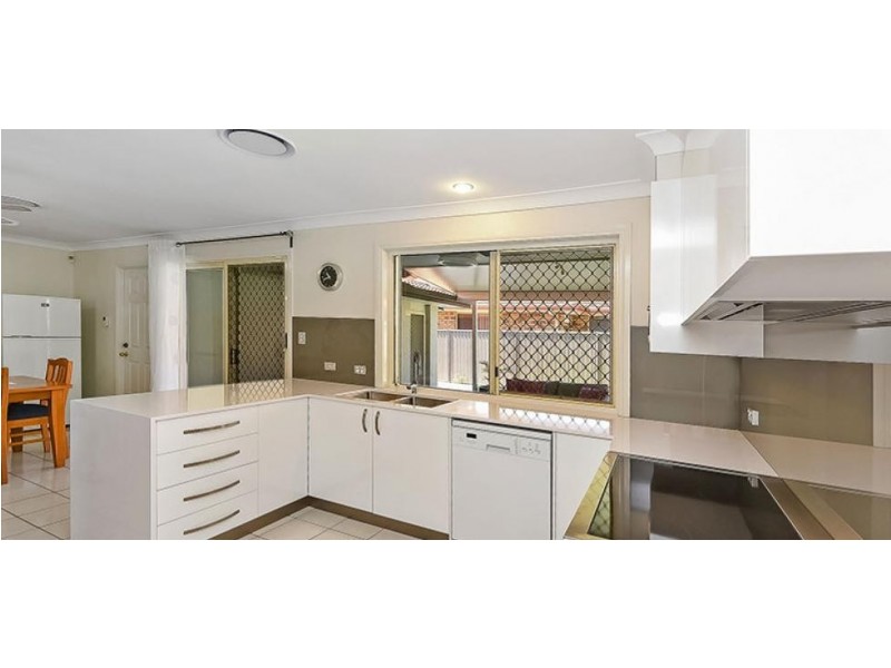 35 Bannockburn Crescent, Parkinson QLD 4115