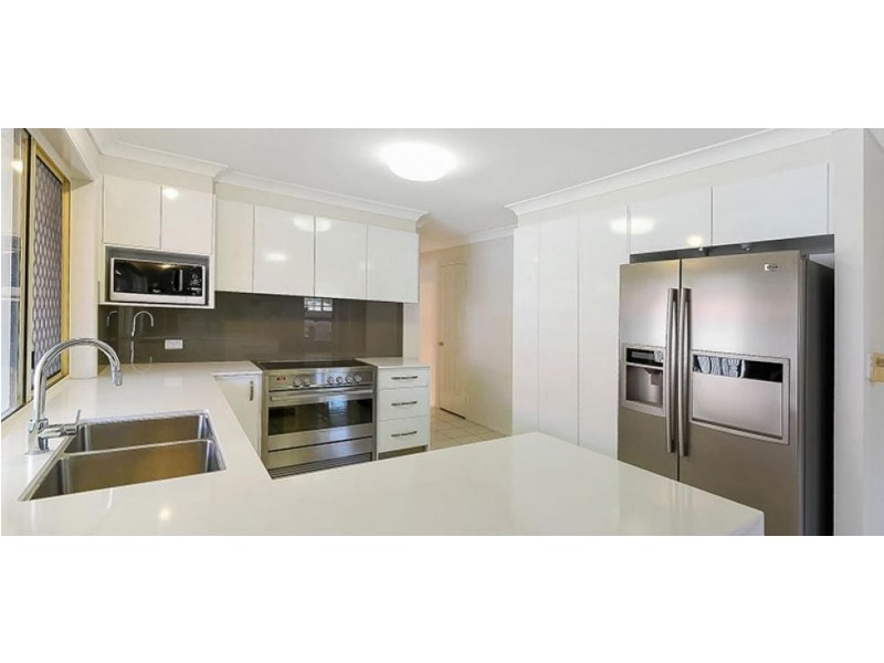 35 Bannockburn Crescent, Parkinson QLD 4115