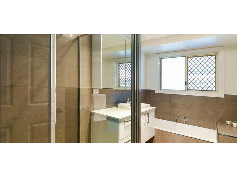 35 Bannockburn Crescent, Parkinson QLD 4115