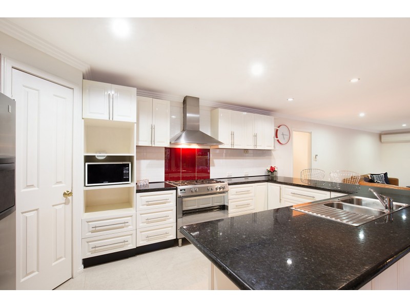 34 Woodlark Crescent, Parkinson QLD 4115