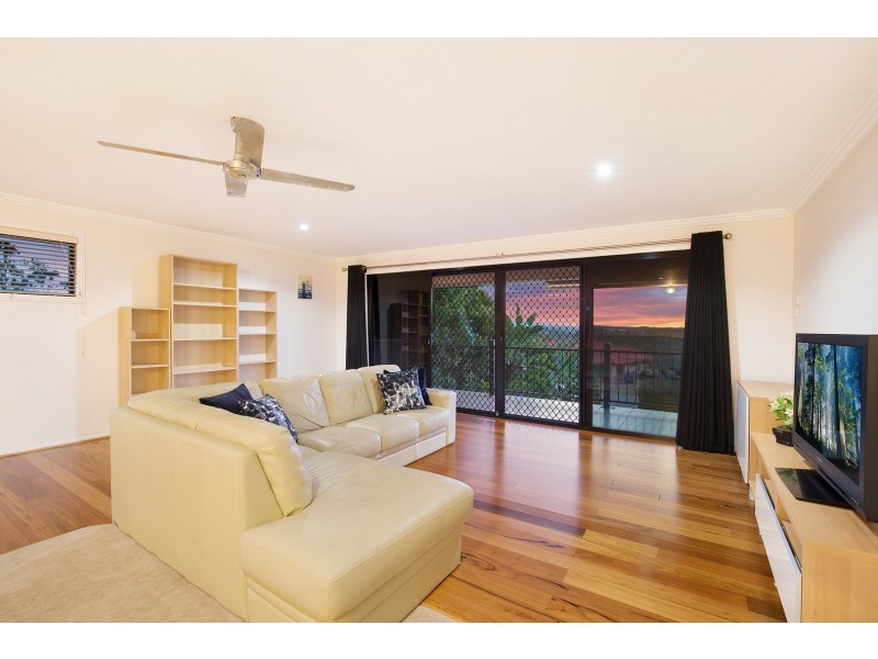 34 Woodlark Crescent, Parkinson QLD 4115