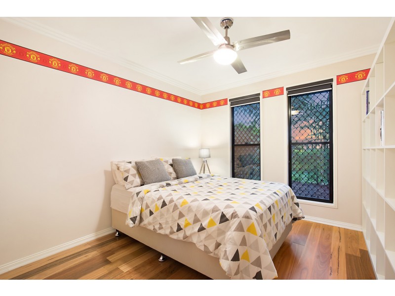 34 Woodlark Crescent, Parkinson QLD 4115