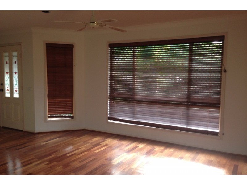 1 Silverdell Crescent, Parkinson QLD 4115