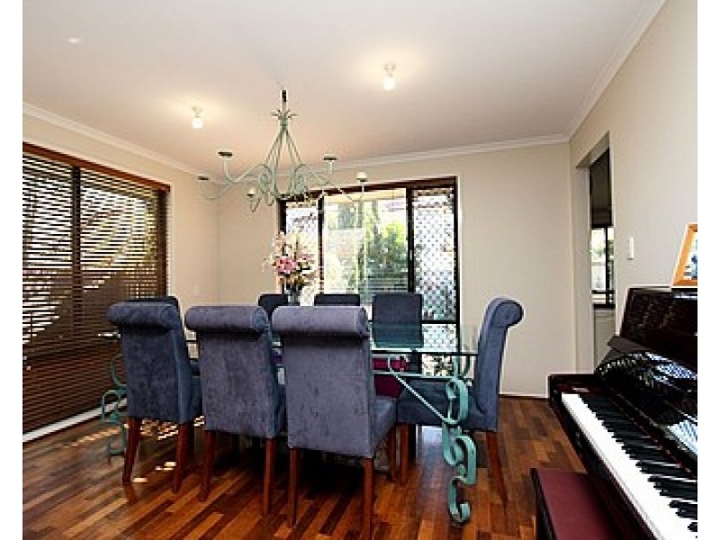 11 Michigan Crescent, Parkinson QLD 4115