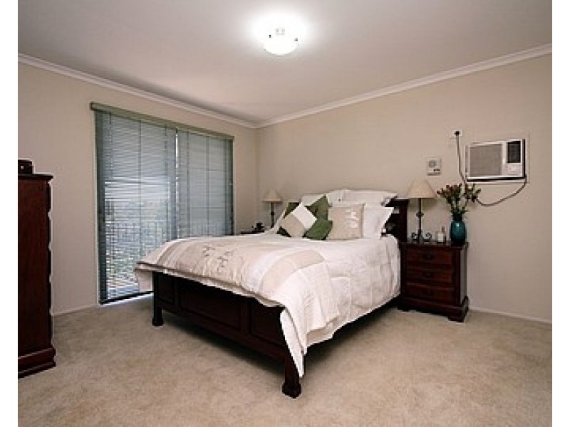 11 Michigan Crescent, Parkinson QLD 4115