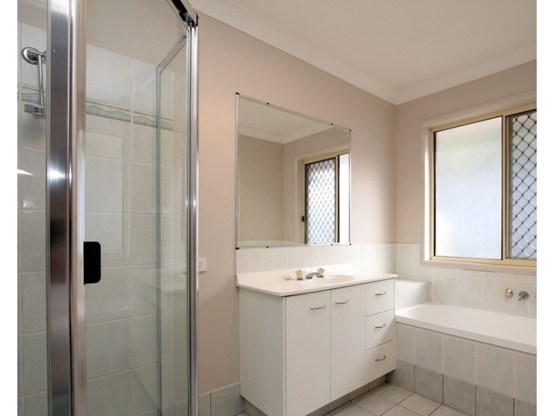 3 Newland Crescent, Parkinson QLD 4115