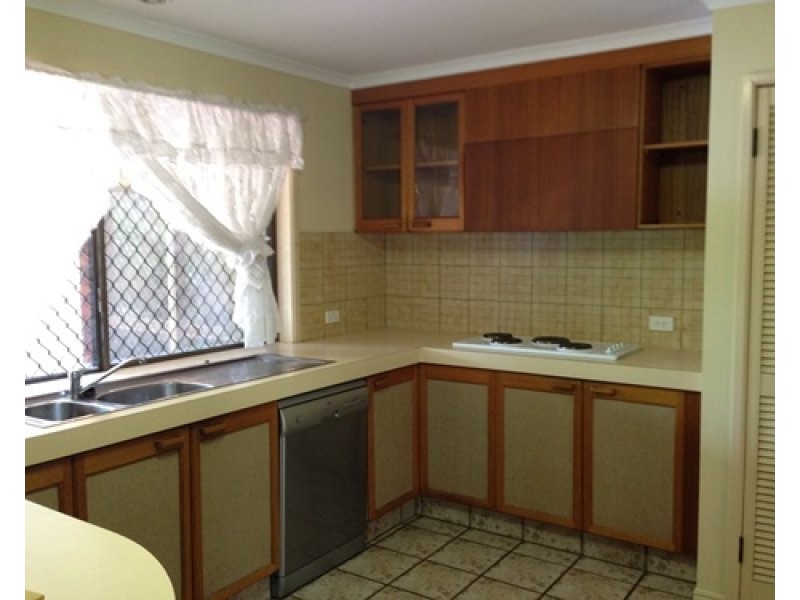 8 Aminta Street, Sunnybank QLD 4109