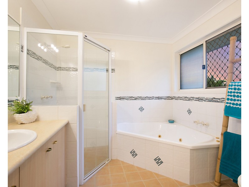 42 Victoria Crescent, Parkinson QLD 4115