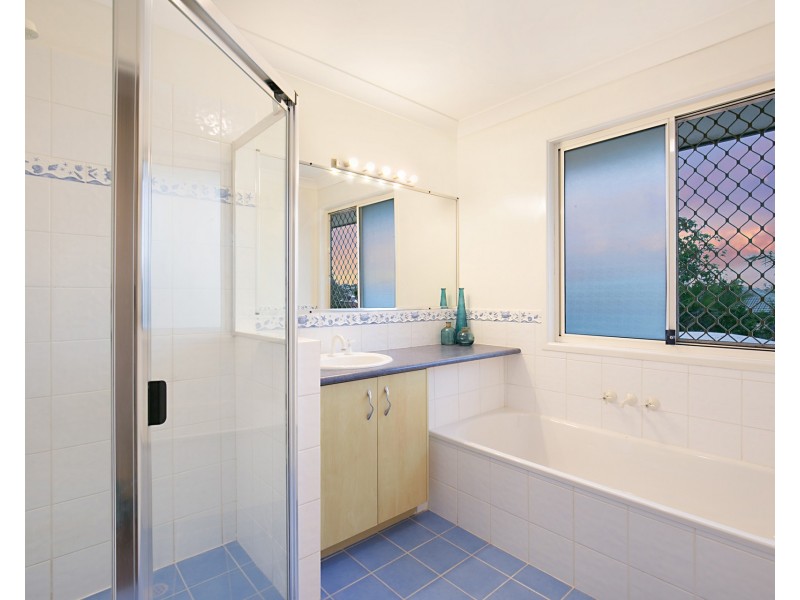 42 Victoria Crescent, Parkinson QLD 4115