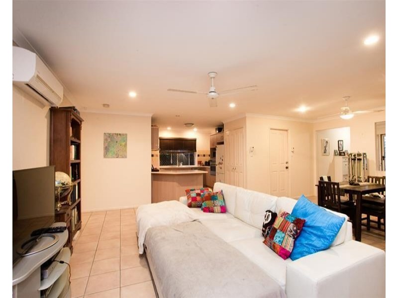 15 Killarney Place, Parkinson QLD 4115