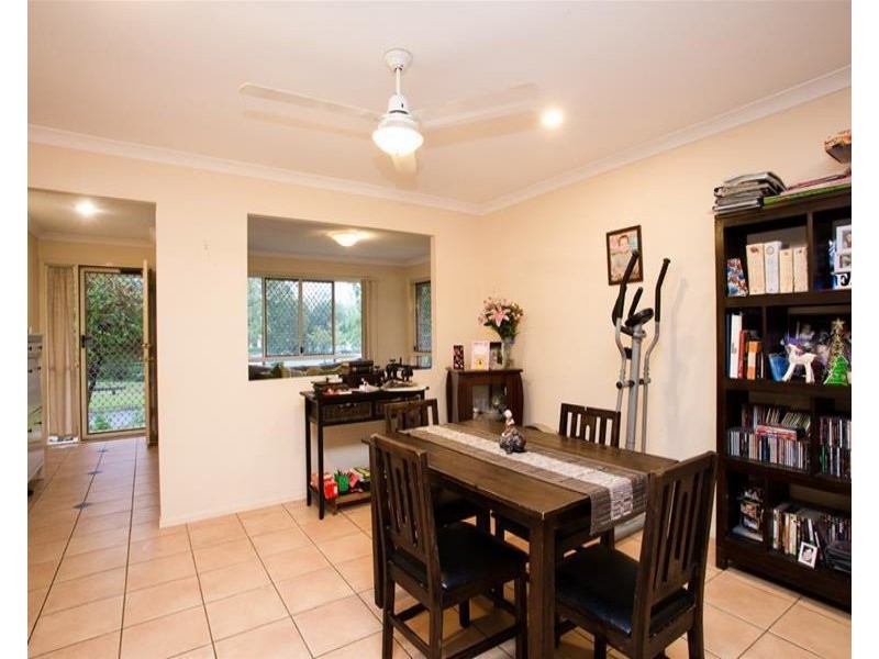 15 Killarney Place, Parkinson QLD 4115