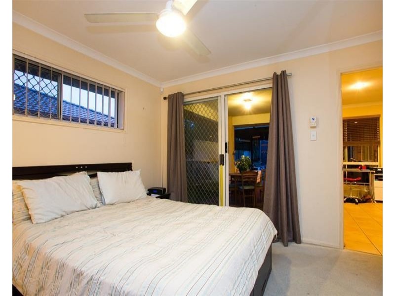15 Killarney Place, Parkinson QLD 4115