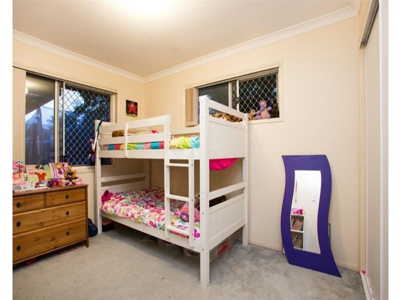 15 Killarney Place, Parkinson QLD 4115