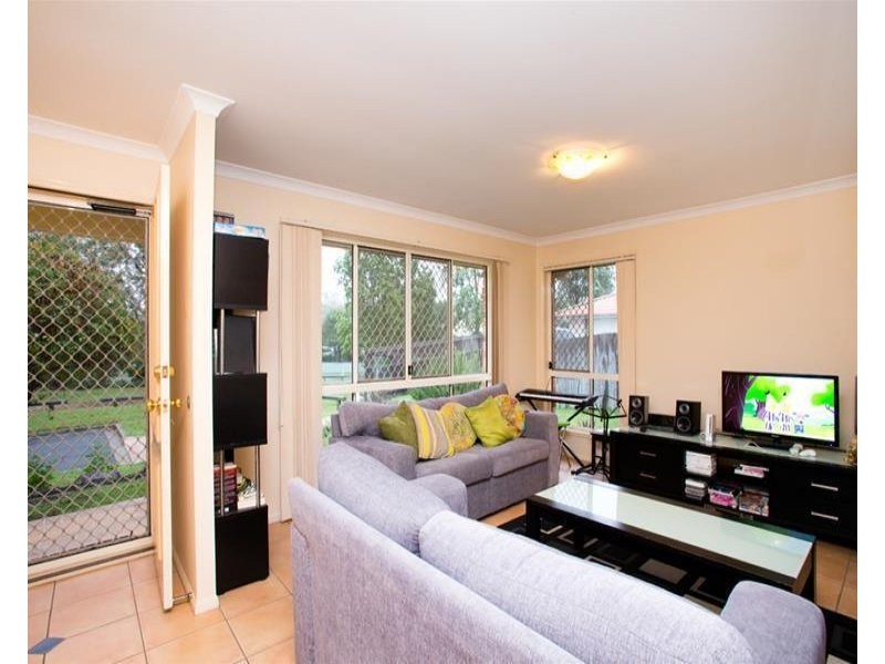15 Killarney Place, Parkinson QLD 4115