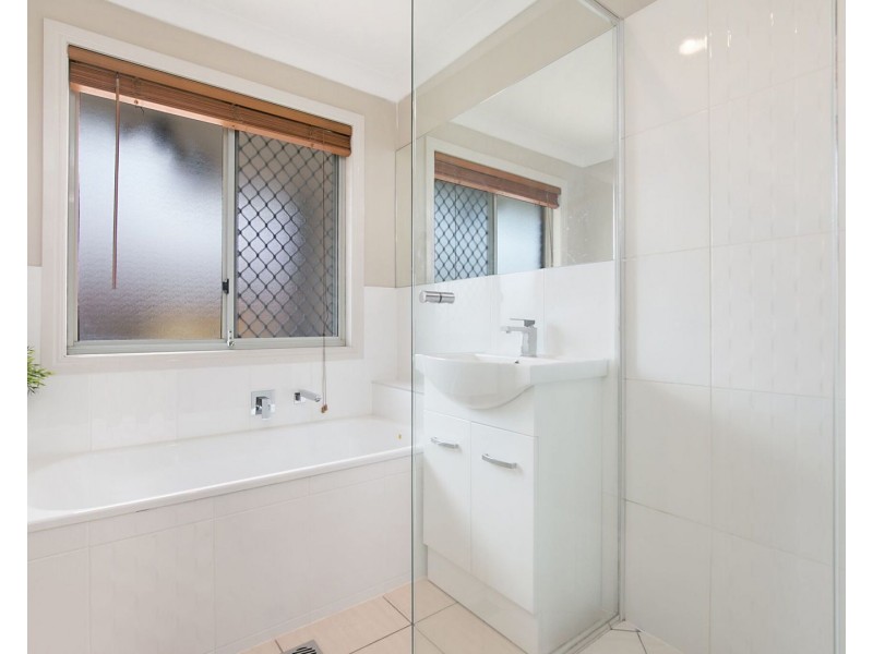 39 Bannockburn Crescent, Parkinson QLD 4115