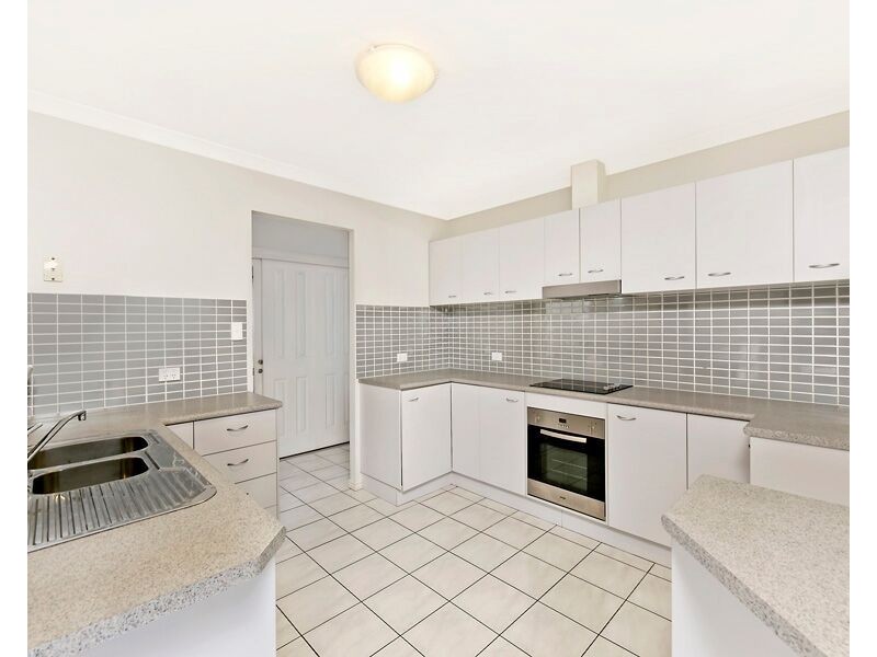 5 Hastings Close, Calamvale QLD 4116