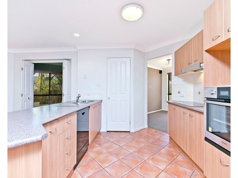 19 Albert Place, Parkinson QLD 4115