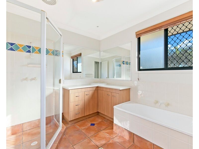19 Albert Place, Parkinson QLD 4115