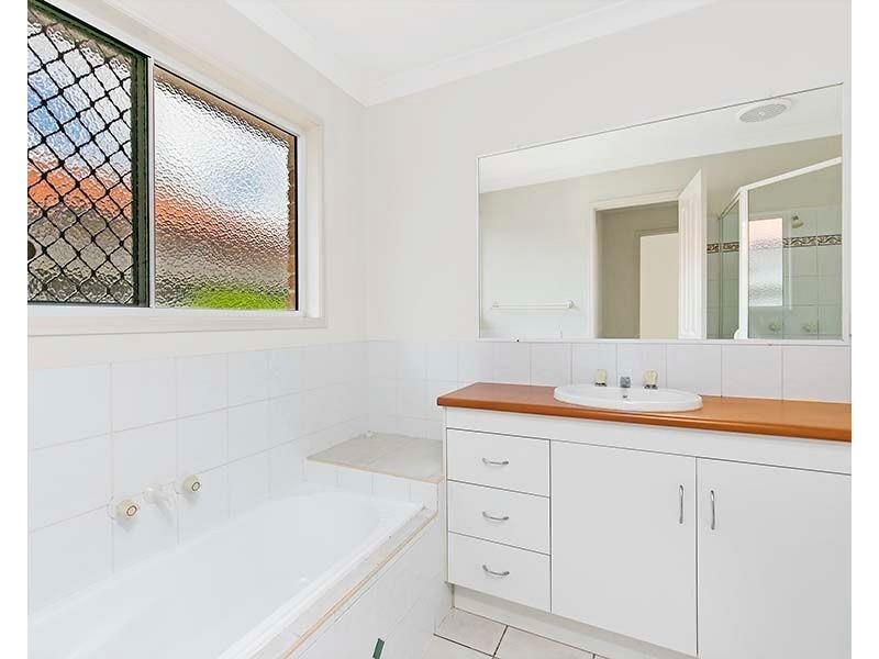 9 Killarney Place, Parkinson QLD 4115