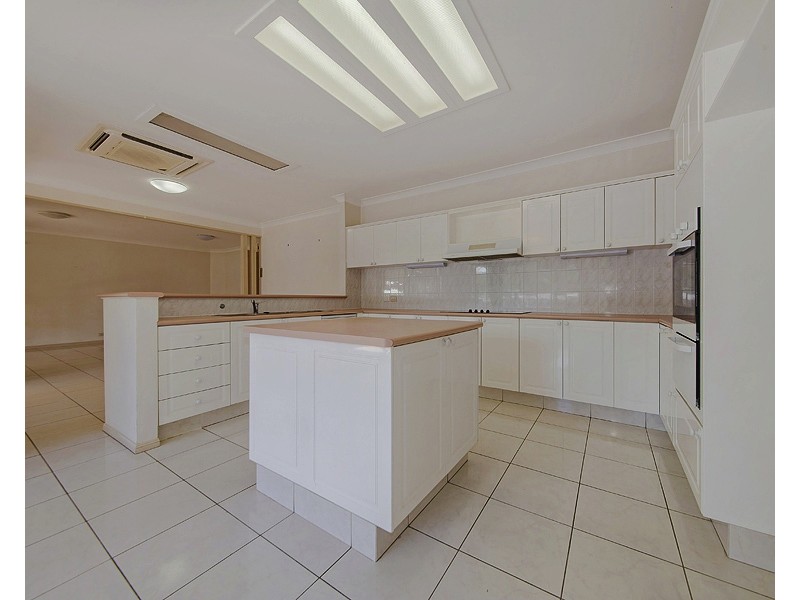 22 Poinciana Crescent, Stretton QLD 4116