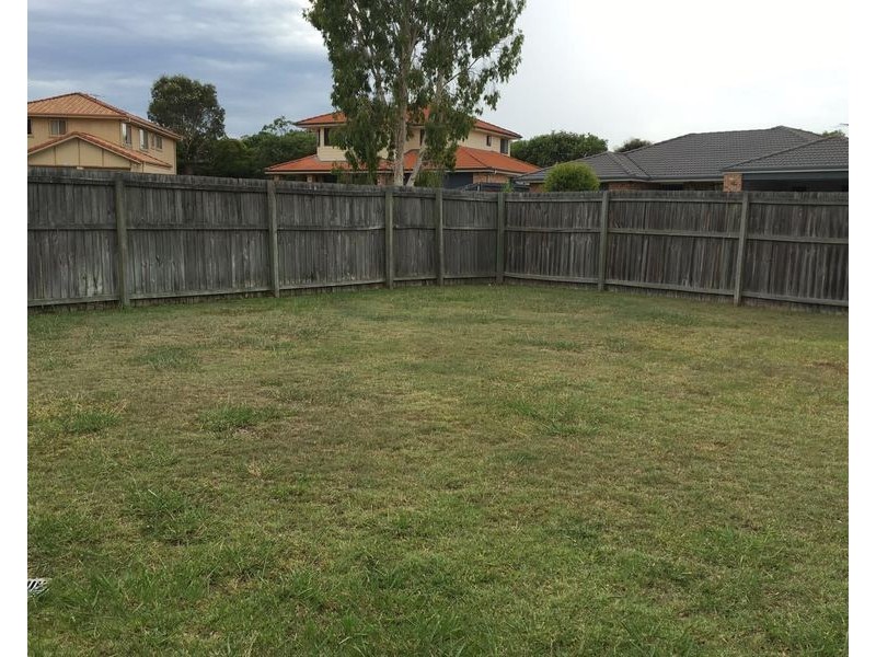 8 Karajini Crescent, Parkinson QLD 4115