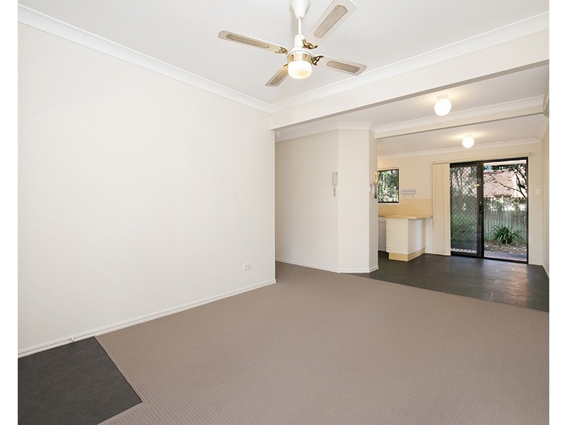 17/8 Honeysuckle Way, Calamvale QLD 4116