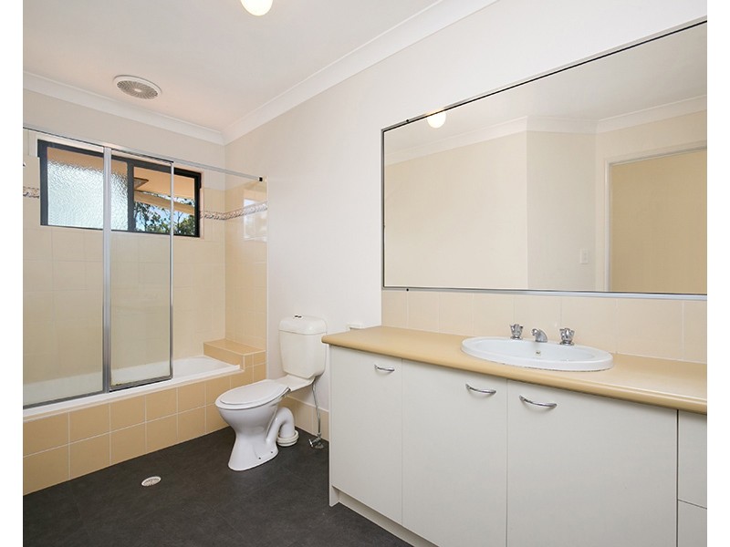 17/8 Honeysuckle Way, Calamvale QLD 4116