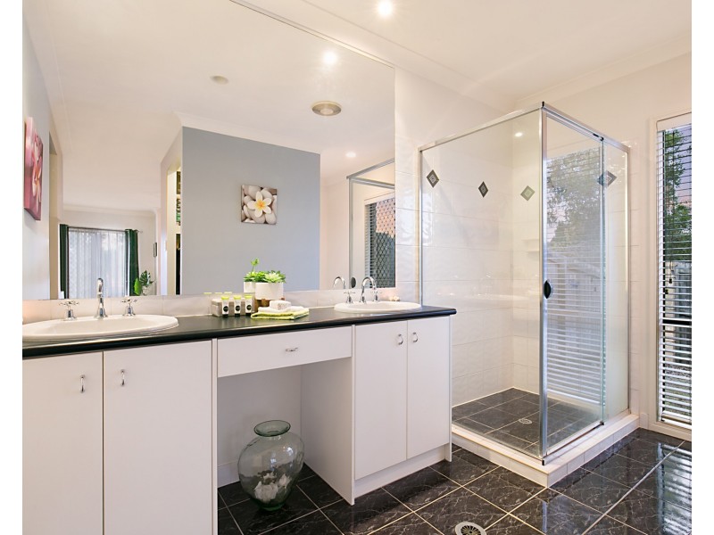 17 Talisker Place, Parkinson QLD 4115