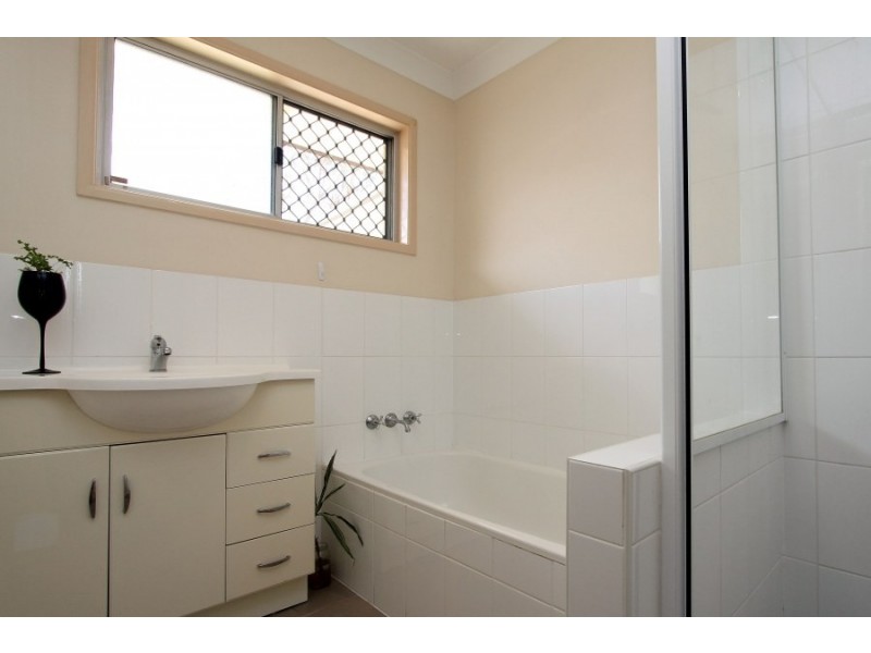 2 Bangalow Street, Algester QLD 4115