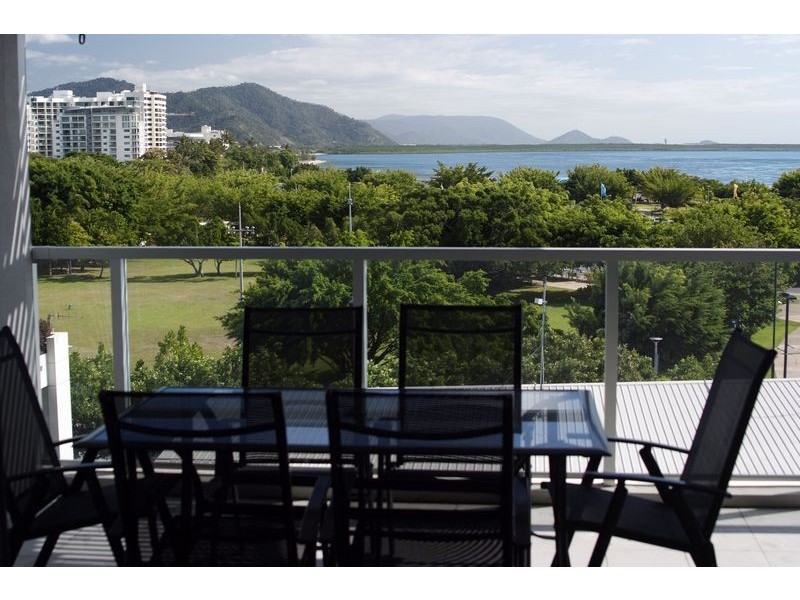 Unit 19/1 Marlin Parade, Cairns QLD 4870