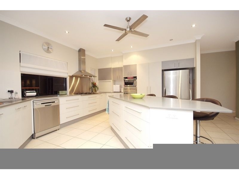 16 Playford Close, Cairns QLD 4870