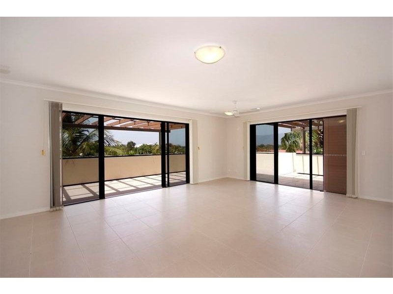 Unit 406/339 Lake Street, Cairns QLD 4870