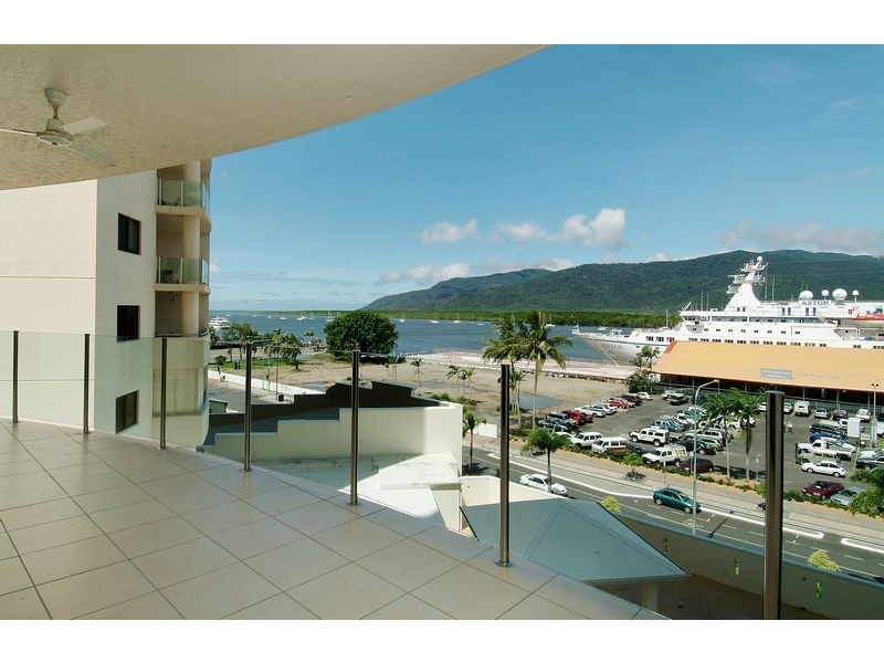 APT  702 / 25 Wharf Street, Cairns City QLD 4870