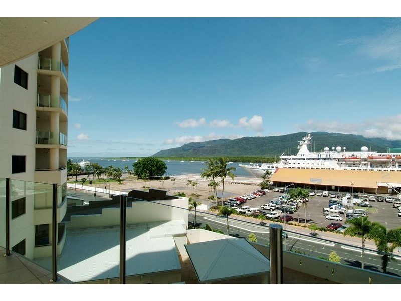 APT  702 / 25 Wharf Street, Cairns City QLD 4870