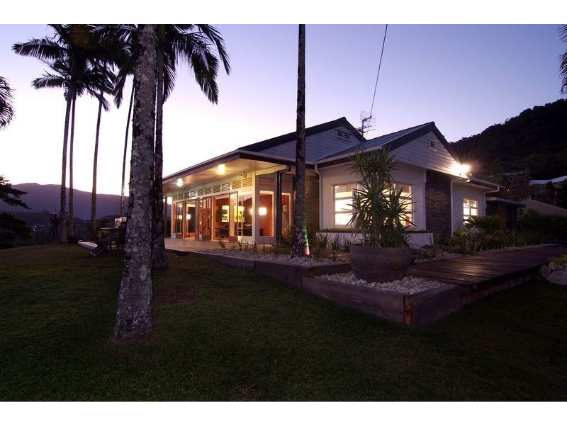 14 Bellevue Crescent, Edge Hill QLD 4870