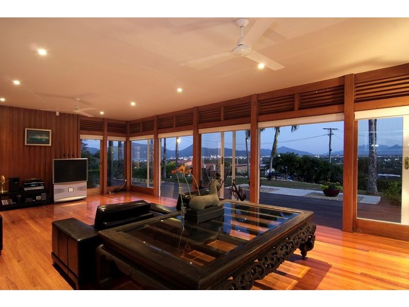 14 Bellevue Crescent, Edge Hill QLD 4870