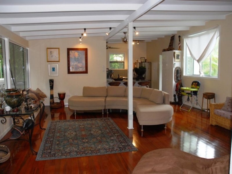 21 Sims Esplanade, Yorkeys Knob QLD 4878