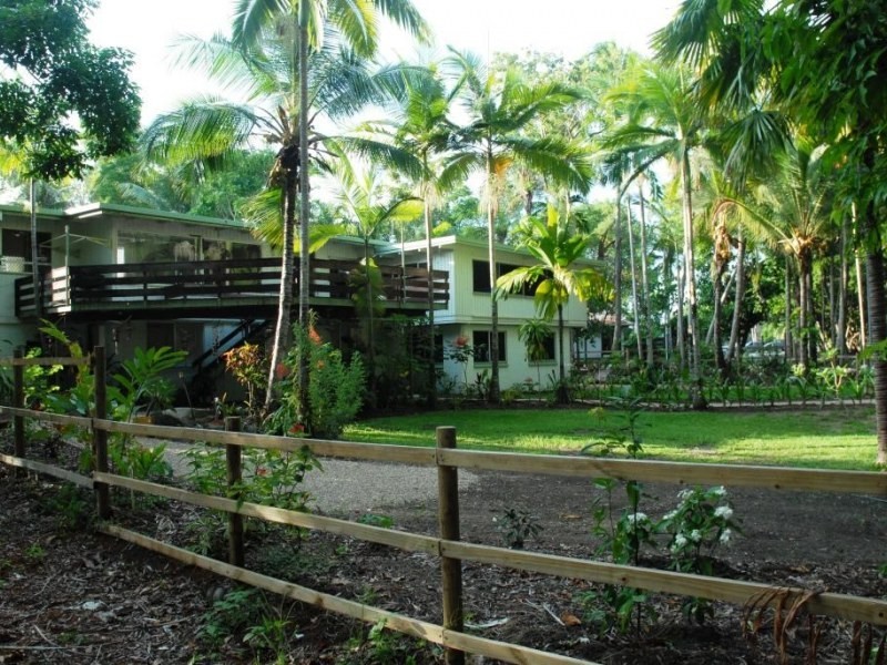 21 Sims Esplanade, Yorkeys Knob QLD 4878