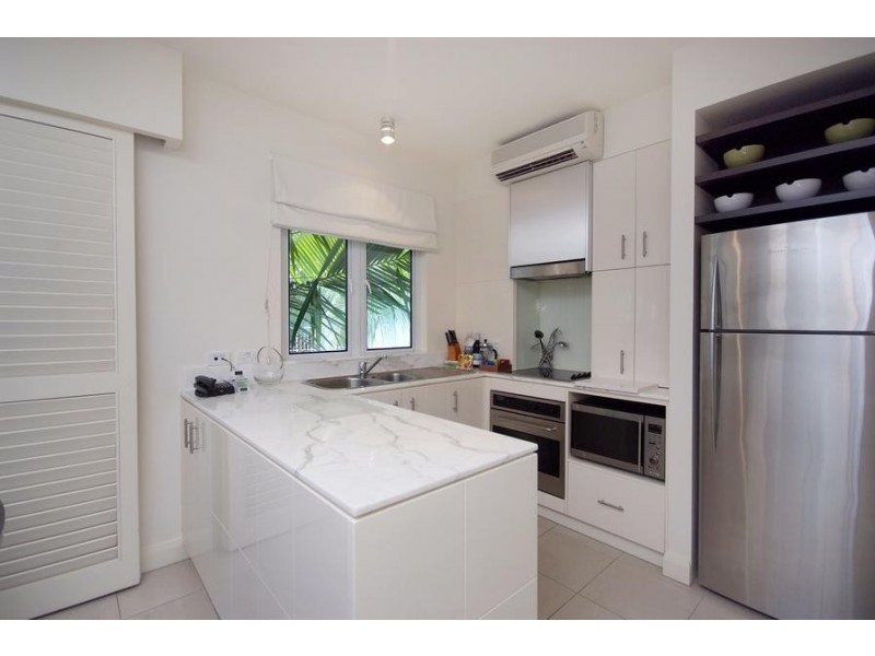 Unit 4233/4234/123 Williams Esplanade, Palm Cove QLD 4879