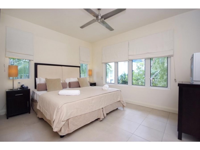 Unit 4233/4234/123 Williams Esplanade, Palm Cove QLD 4879