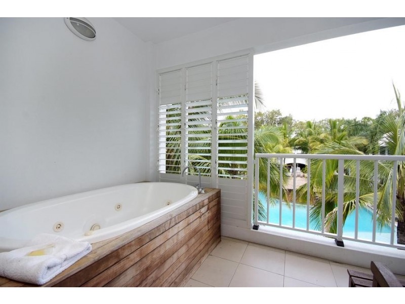Unit 4233/4234/123 Williams Esplanade, Palm Cove QLD 4879