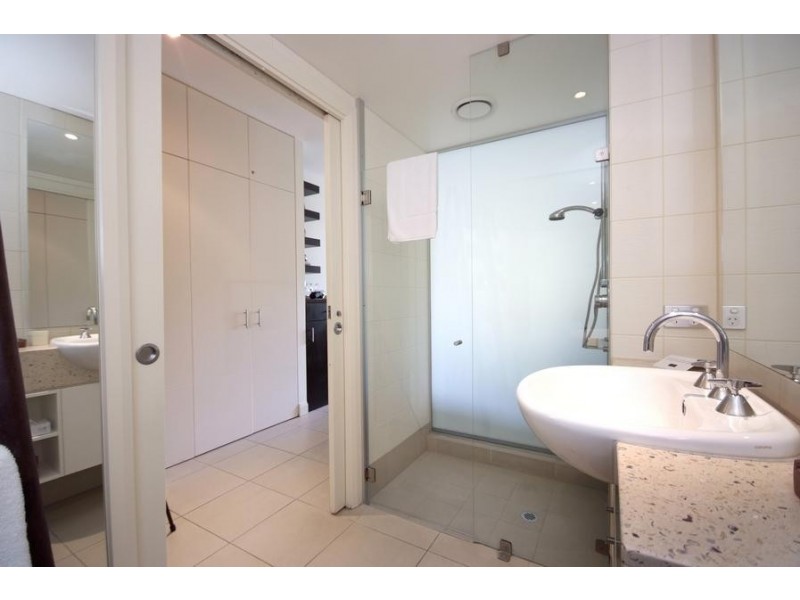 Unit 4233/4234/123 Williams Esplanade, Palm Cove QLD 4879