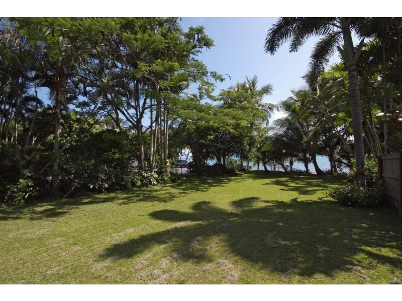 14 Peacock Street, Trinity Beach QLD 4879
