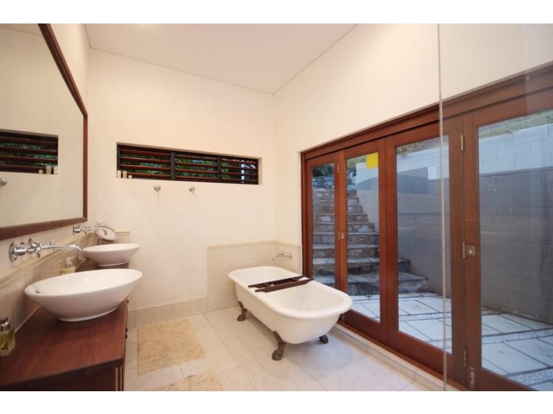 114 Hillview Crescent, Whitfield QLD 4870