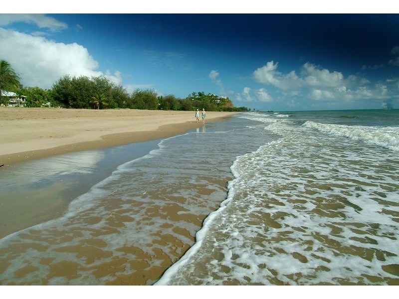 Unit 4/73 Sims Esplanade, Yorkeys Knob QLD 4878