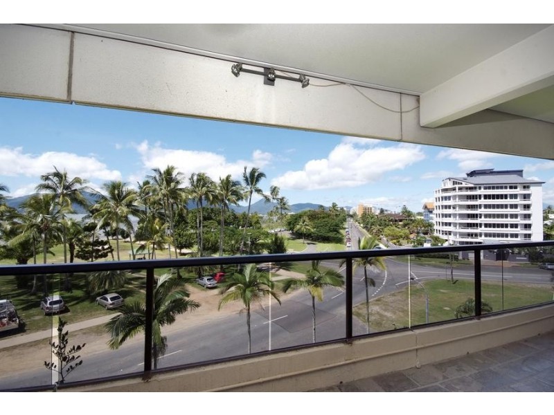 Unit 14/281 The Esplanade, Cairns QLD 4870