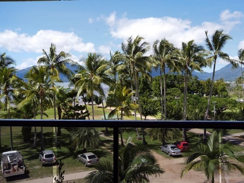 Unit 14/281 The Esplanade, Cairns QLD 4870