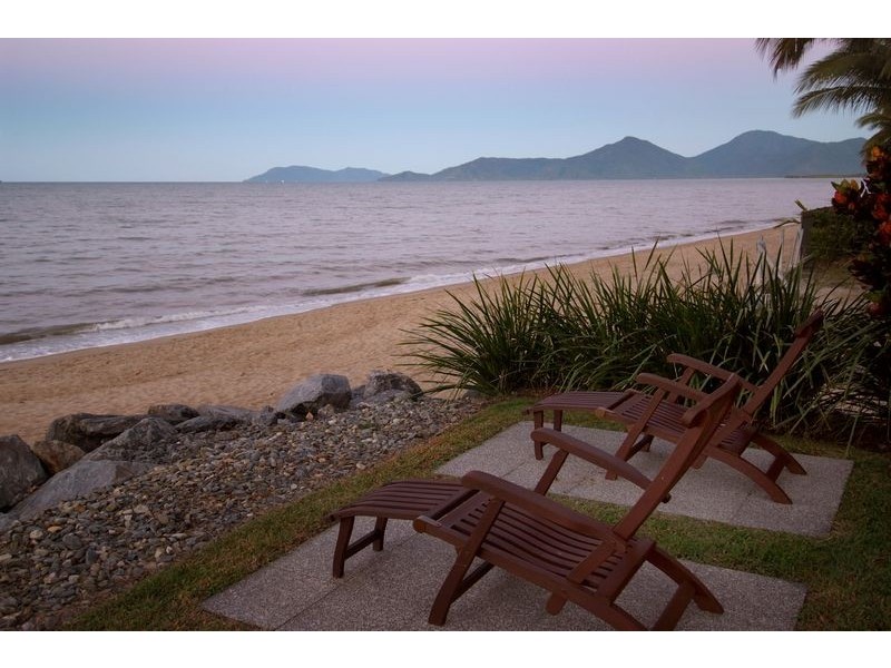 32 – 34 Hibiscus Lane, Holloways Beach QLD 4878